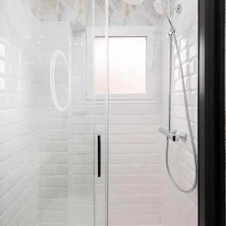 Ana Maria Tranquilo, Ideal Familias Apartment